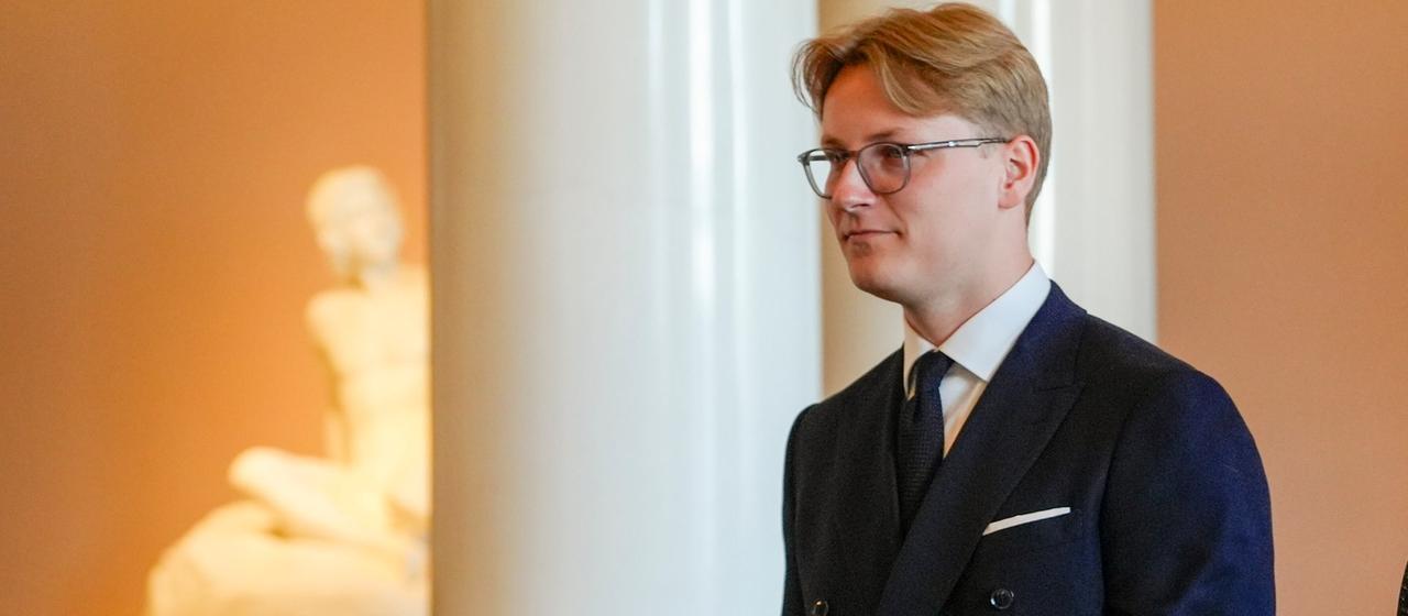 Prinz Sverre Magnus von Norwegen überrascht mit Erwachsen-Look | brisant.de