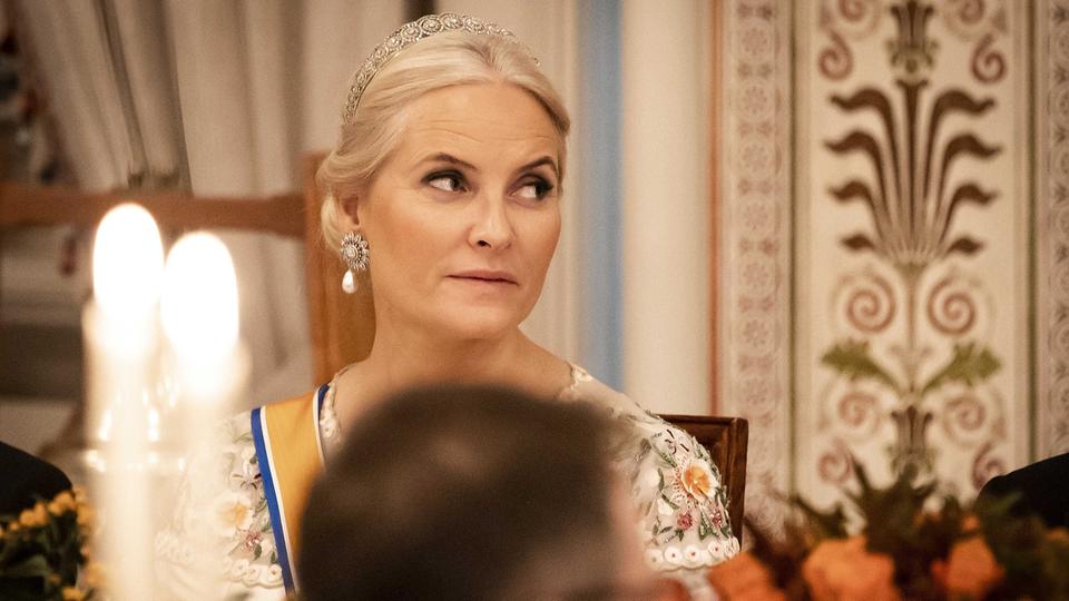 Kronprinzessin Mette-Marit von Norwegen sagt Besuch bei Buchmesse Leipzig  wegen Krankheit Lungenfibrose ab | brisant.de