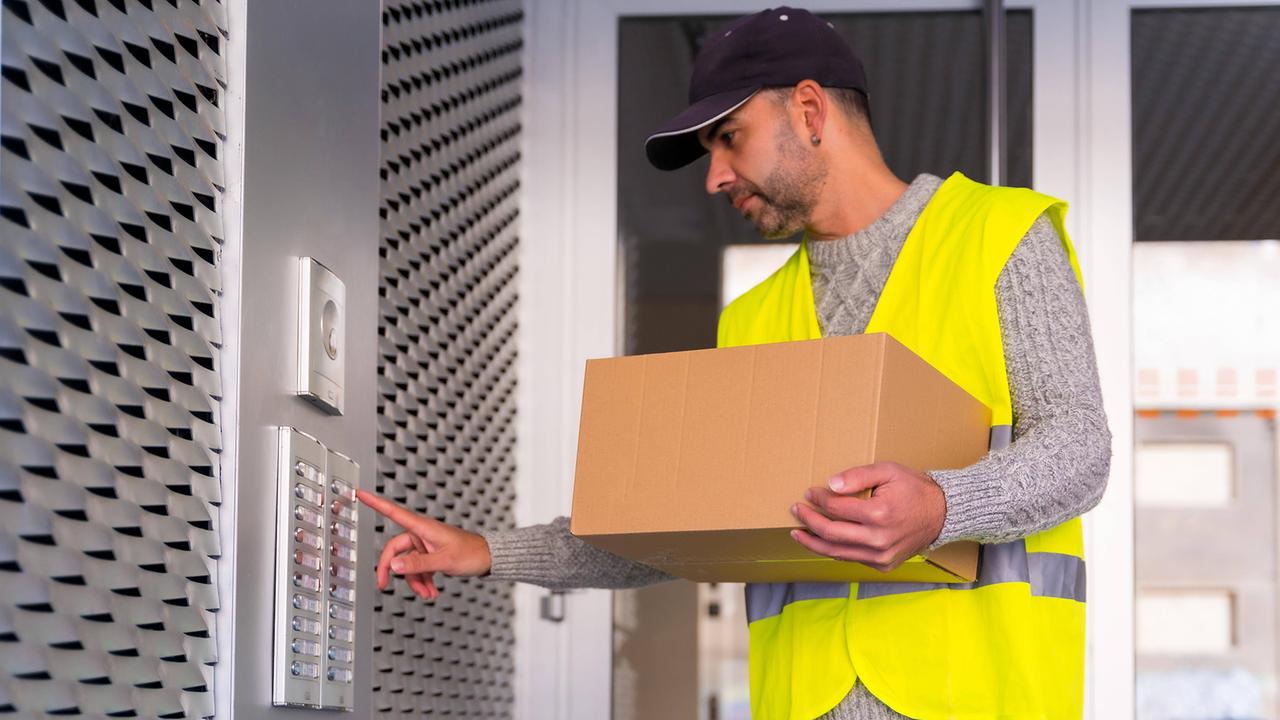 Weihnachten 2025: Versandfristen für die Post - Bis wann Sie Pakete und Geschenke verschicken sollten